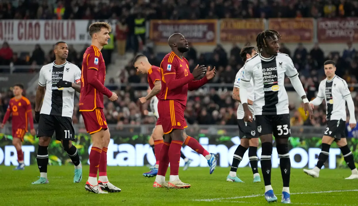AS Roma sukses menjinakkan Udinese pada laga pekan ke-13 Serie A Liga Italia 2023/2024. (AP Photo/Alessandra Tarantino)