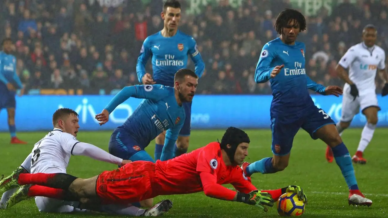Arsenal Digulung Swansea City