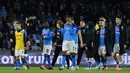 Reaksi kecewa pemain Napoli setelah dikalahkan AC Milan pada laga pekan ke-28 Liga Italia 2022/2023 yang berlangsung di Stadio Diego Armando Maradona, Senin (03/04/2023) dini hari WIB. Napoli tumbang dengan skor 0-4. (AFP/Tiziana Fabi)