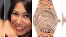 Anggun terlihat mengenakan jam tangan Audemars Piguet seri Royal Oak Diamond. Jam berhias diamond ini berharga Rp 1,2 miliar. (Foto: instagram.com/fashion.anggun)