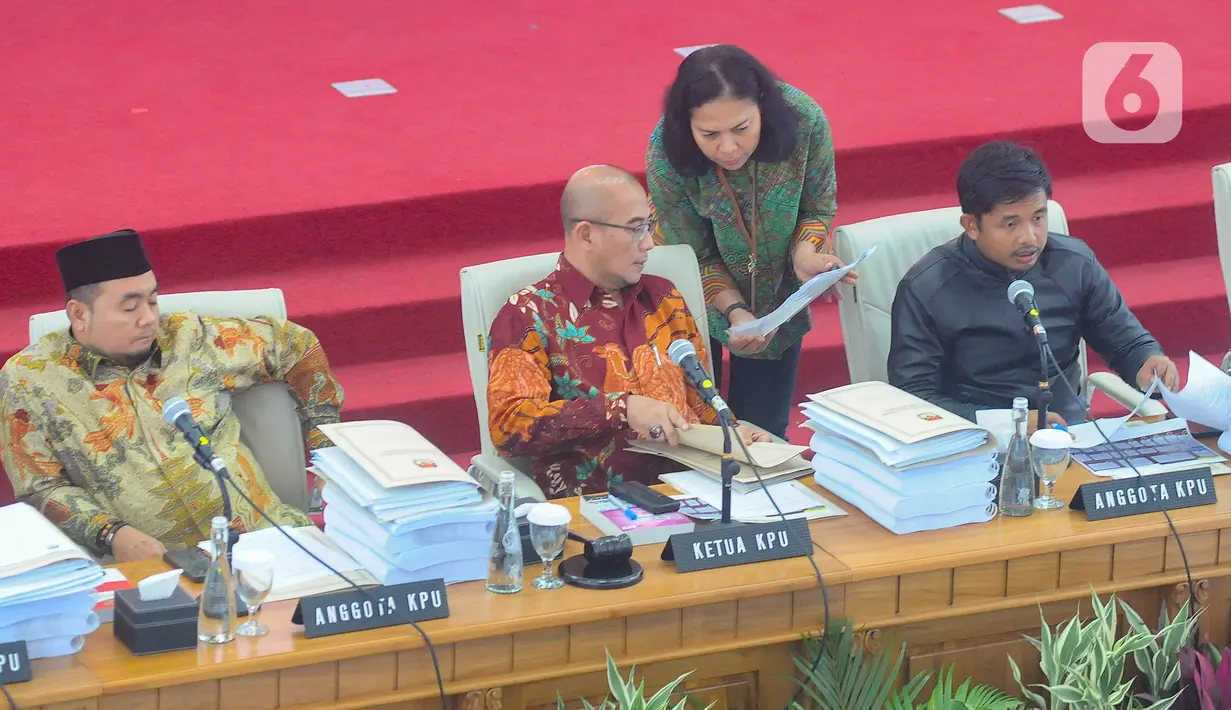 Hari ini Rabu (28/2/2024), KPU RI memulai rekapitulasi hasil penghitungan perolehan suara tingkat nasional dengan hasil pemungutan suara Pemilihan Umum (Pemilu) 2024 di luar negeri. (merdeka.com/Arie Basuki)