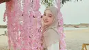 <p>Inara Rusli ngamuk dijagat maya setelah diserang netizen. Musababnya, ia menyemangati selebgram Marissya Icha yang tengah berkonflik dengan Fuji. (Foto: Dok. Instagram @mommy_starla)</p>