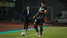 Pelatih kepala Timnas Indonesia, Shin Tae-yong saat laga uji coba FIFA Matchday antara Timnas Indonesia menghadapi Curacao di Stadion Gelora Bandung Lautan Api (GBLA), Bandung, Jawa Barat, Sabtu (24/9/2022) malam WIB. (Bola.com/Bagaskara Lazuardi)