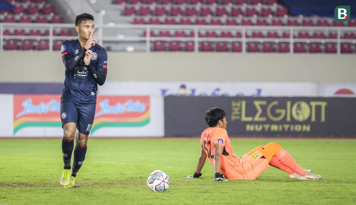 Pemain terakhir yang hilang medadak di laga imbang antara Arema FC melawan PSIS Semarang adalah Muhammad Rafli. Belum ada statemen resmi dari pihak yang berwajib. Menurut beberapa media mengatakan ada pemain yang mengalami hasil COVID-19 yang samar dan perlu dipastikan. (Bola.com/Bagaskara Lazuardi)