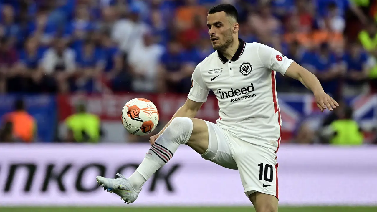 Foto: 5 Pemain Eintracht Frankfurt yang Tampil Apik saat Laga Final Liga Europa 2021 / 2022 Melawan Glasgow Rangers