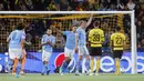 Man City kembali menjauh lewat dua gol Erling Haaland: penalti di menit ke-67 dan placing akurat di menit ke-86. (Peter Klaunzer/Keystone via AP)