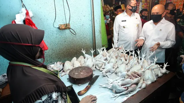 Menteri Koperasi dan UKM Teten Masduki mengunjungi Koppas Kranggan untuk memastikan berjalannya program relaksasi pembiayaan. (Dok Kemenkop)