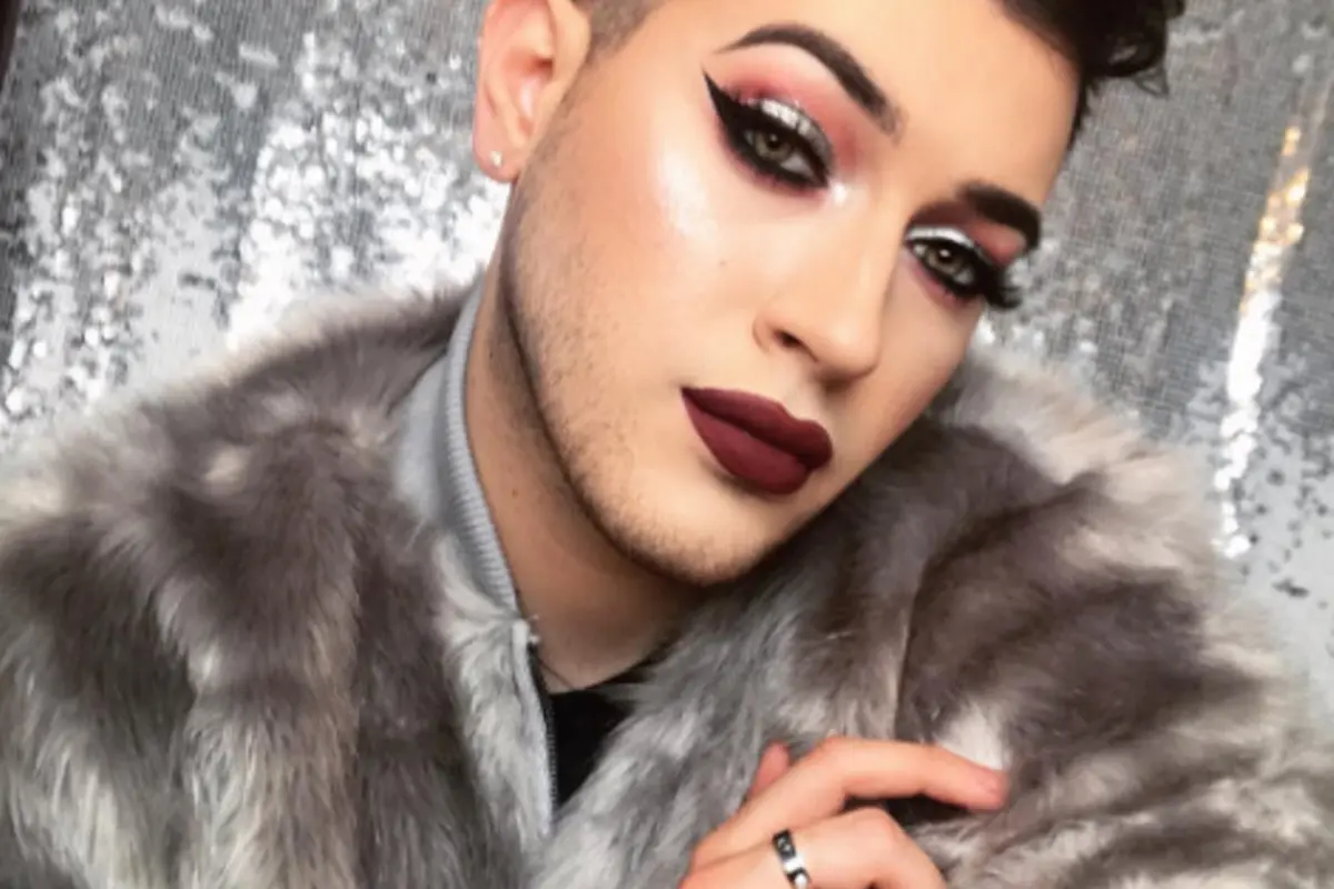 Salah Satu Brand Kosmetik Ini Memakai Pria Sebagai Modelnya