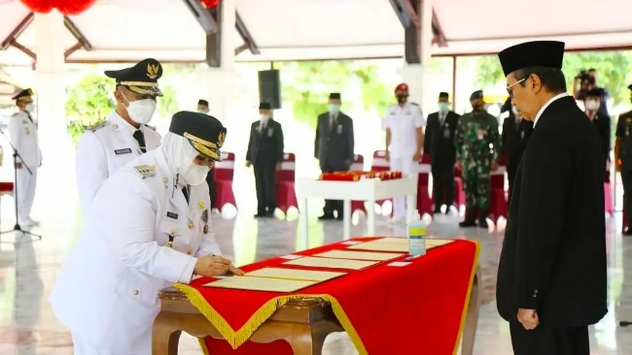 Pelantikan kepala daerah oleh Gubernur Riau Syamsuar.