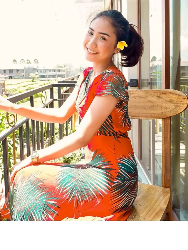 Lama Vakum, Ini 7 Potret Terbaru Livia Teenebelle yang Jadi Mama Muda