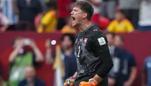Ketangguhan Gregor Kobel Jadi Penentu Lolosnya Swiss
