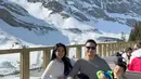 <p>Pada liburan kali ini, pasangan ini memutuskan hanya bersama dua anaknya, Arjuna Zayan Sugiono dan Kai Attar Sugiono. Pasangan ini juga mengunjungi tempat wisata populer di Swiss yakni Mount Titlis. [Instagram/titi_kamall]</p>