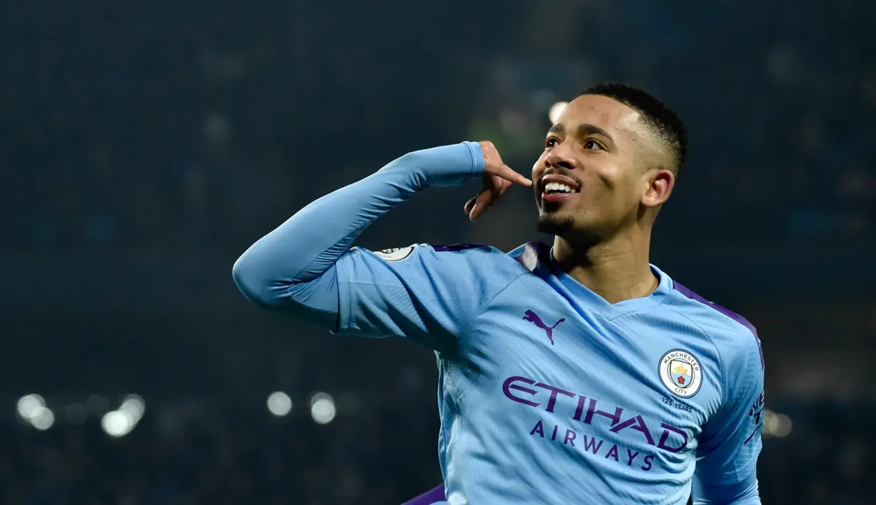 Pemain Manchester City Gabriel Jesus melakukan selebrasi usai mencetak gol ke gawang Everton pada pertandingan lanjutan Liga Inggris di Etihad Stadium, Manchester, Inggris, Rabu (1/1/2020). Dua gol Gabriel Jesus membawa Manchester City menang 2-1. (AP Photo/Rui Vieira)