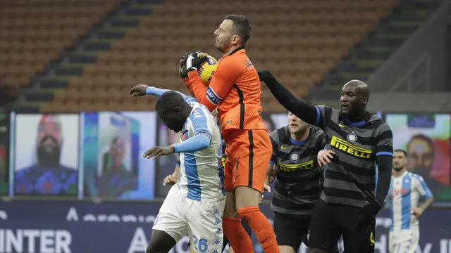 Foto Liga Italia: Penalti Lukaku Bawa Inter Taklukkan Napoli