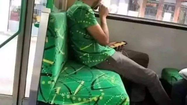 8 Potret Nyeleneh Orang Saat Naik Bus Ini Bikin Geleng Kepala