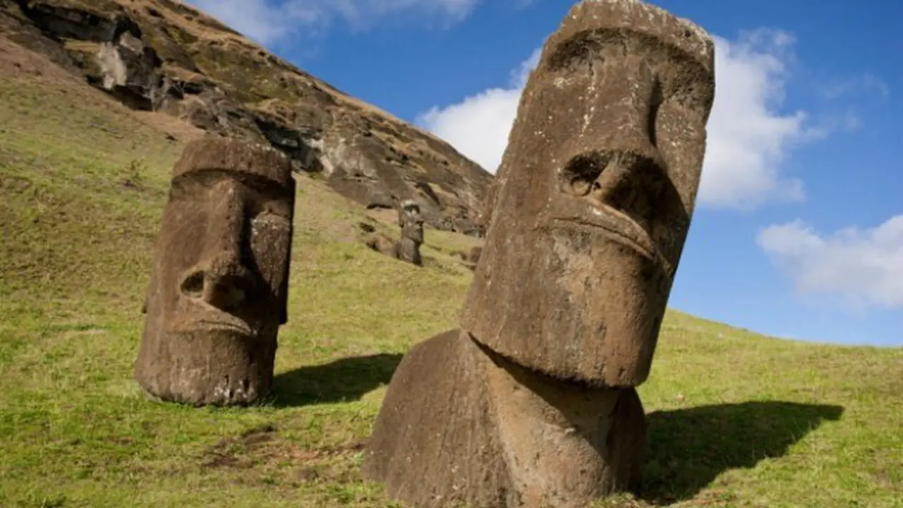 Moai (0)