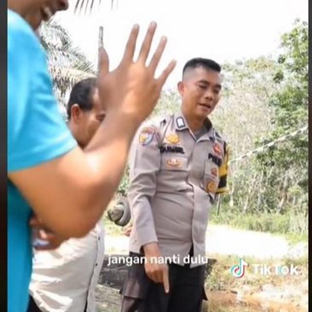 Pegawai KLHK yang Bela Gajah Lewati Pemukiman Penduduk di Riau Tuai Dukungan Warganet