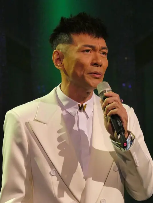 Potret Terbaru Pemeran Biksu Tong Sam-chong di Serial 'Kera Sakti'. (Sumber: Instagram/Facebook/Instagram/??????Kitman Fan Club)