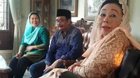 Djarot Saiful Hidayat saat mengunjungi istri Gus Dur, Sinta Wahid. (Liputan6.com/Devira Prastiwi)