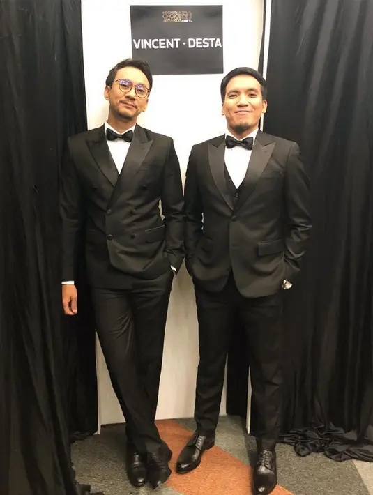 <p>Tidak hanya sebagai musisi, Vincent dan Desta juga dikenal kompak sebagai komedian. Setelah tak lagi jadi musisi, keduanya kerap dipasangkan dalam acara sama. (FOTO: instagram.com/desta80s/)</p>