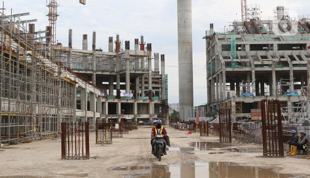 Suasana pembangunan Jakarta International Stadium, Jumat (23/10/2020). Hingga pekan ke-59, progres konstruksi Jakarta International Stadium sudah mencapai 31,89 persen dan ditarget akan selesai pada akhir 2021. (Liputan6.comHelmi Fithriansyah)