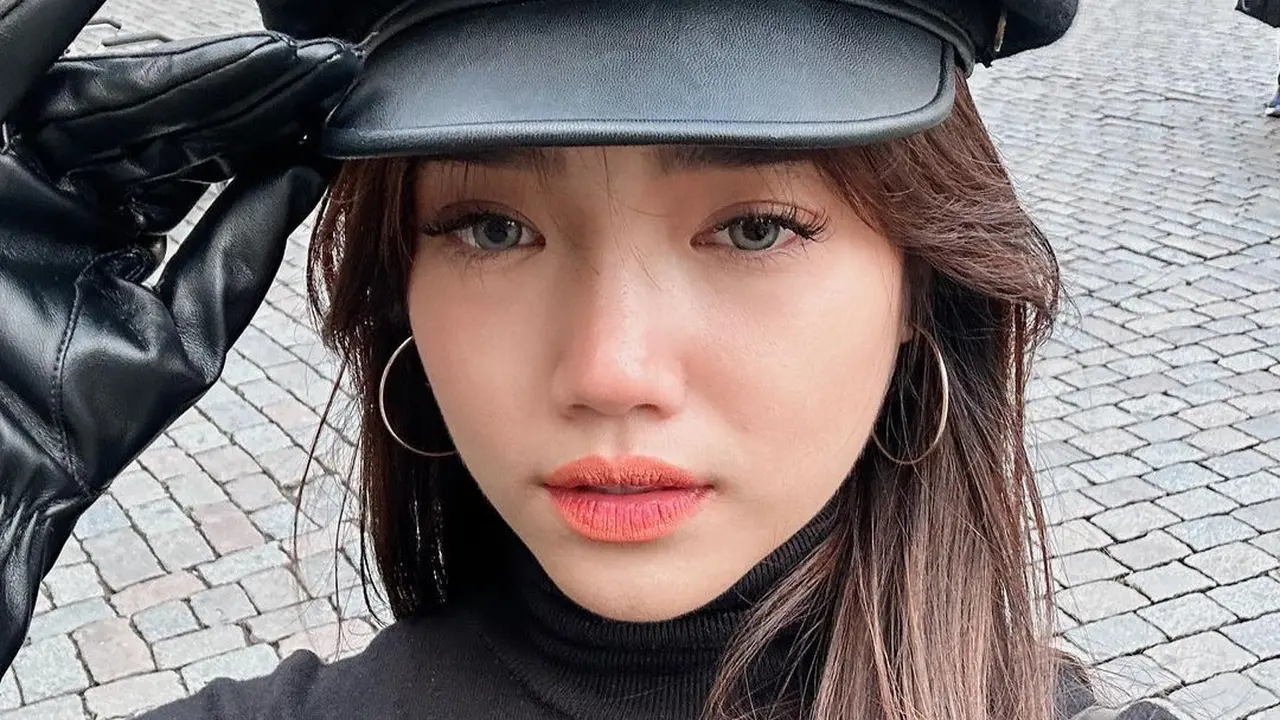 Adu gaya Fuji dan Aaliyah Massaid