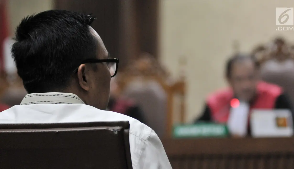 Menpora Imam Nahrawi saat menjadi saksi di Pengadilan Tipikor, Jakarta, Senin (29/4/2019). Menpora menjadi saksi atas terdakwa Sekjen KONI Ending Fuad Hamidy. (merdeka.com/Iqbal Nugroho)