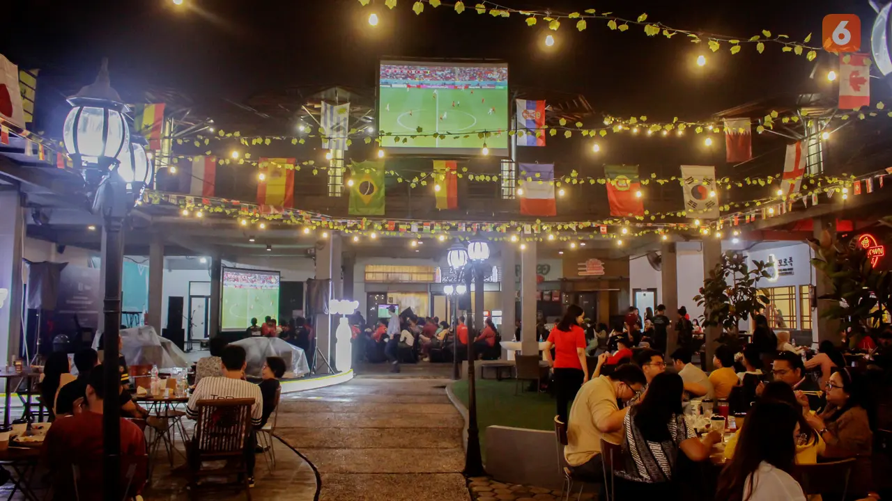 Foto: Keseruan Nobar Piala Dunia 2022, Belgia Angkat Koper dari Qatar