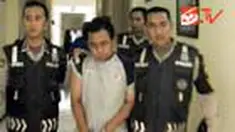 Aksi penyanderaan terjadi di Kereta Api Malabar jurusan Bandung-Malang. Sejumlah Polisi dan petugas keamananan stasiun bergerak ke dalam salah satu gerbong untuk membebaskan seorang wanita penumpang kereta api dari penyanderaan. 