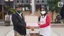 Donasi berupa 100 ribu kotak susu cair anak kepada Foodbank of Indonesia (FOI) sebagai mitra penyalur merupakan momen menyambut Hari Pangan Sedunia pada 16 Oktober. Donasi tersebut hasil dari partisipasi masyarakat pada program Beli 3 Sumbang 1 periode 16 Juli – 15 Agustus 2021.(Liputan6.com/HO/FFI)