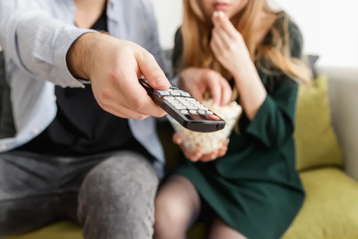 Weekend Tiba, Mau Nonton Film Apa Sama si Dia?