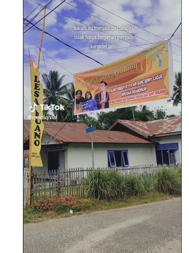 7 Momen Fajar Sad Boy Pulang ke Gorontalo Bareng Denny Cagur, Disambut Heboh