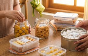 Ilustrasi Tips Packing Kue Kering Lebaran agar Tahan Lama/Gemini AI