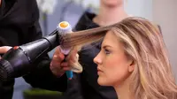 Trik Jitu Mengeringkan dan Menyehatkan Rambut Hanya Dalam 6 Menit