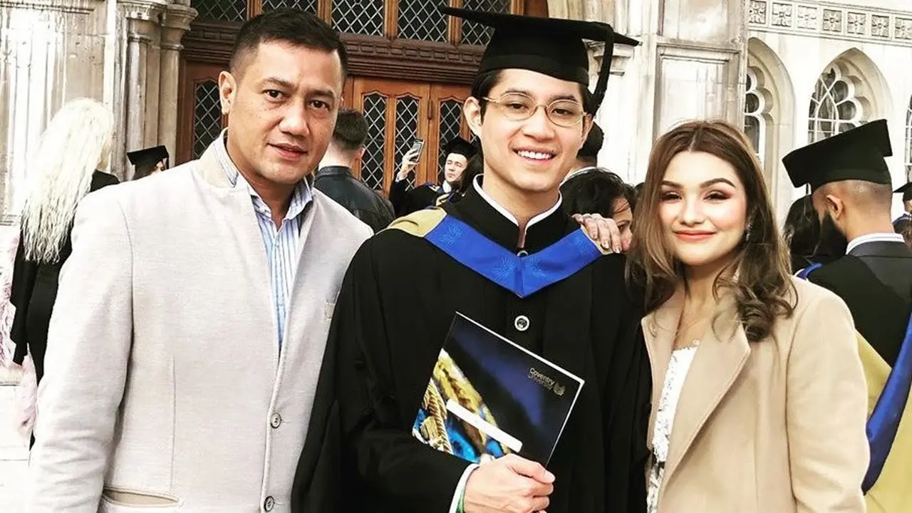 Potret Wisuda Teuku Rassya di London
