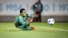 Kiper Real Madrid, Keylor Navas, dilaporkan akan memperpanjang kontraknya. (REUTERS/Andreas Hillergren)