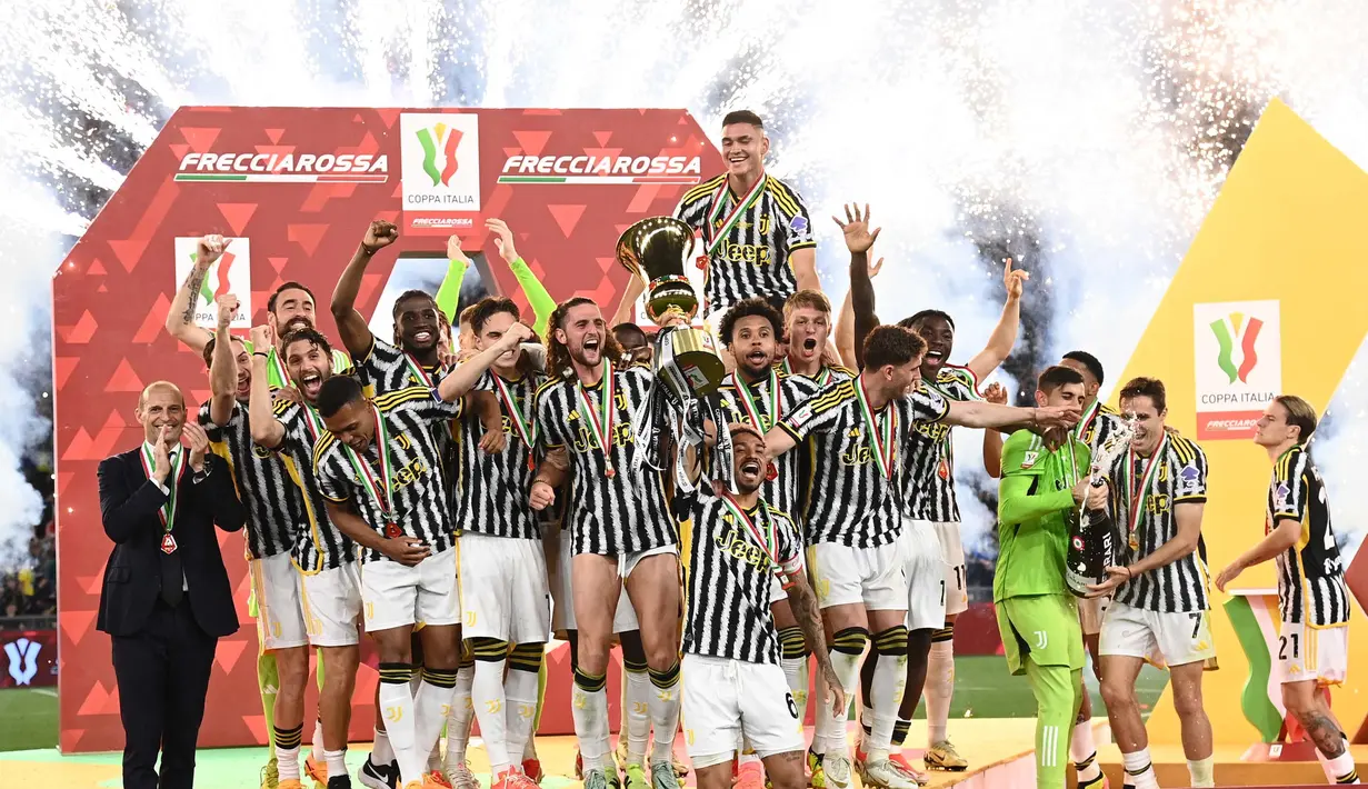 Gelar juara Coppa Italia 2023/2024 menjadi penghibur bagi Juventus yang gagal meraih scudetto musim ini. (Isabella BONOTTO/AFP)