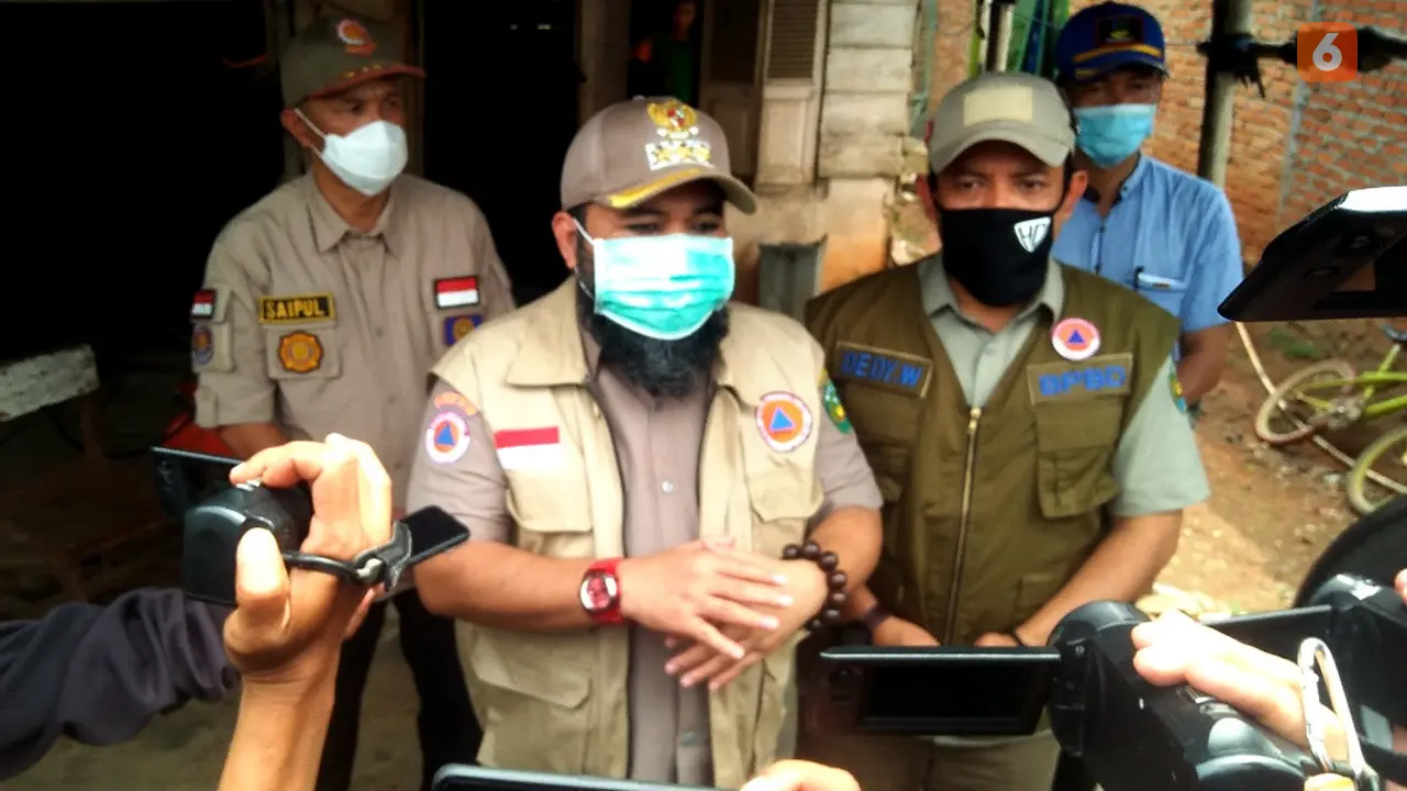 Dibantu Wali Kota Bengkulu Kursi Roda Suryani Teteskan Air Mata