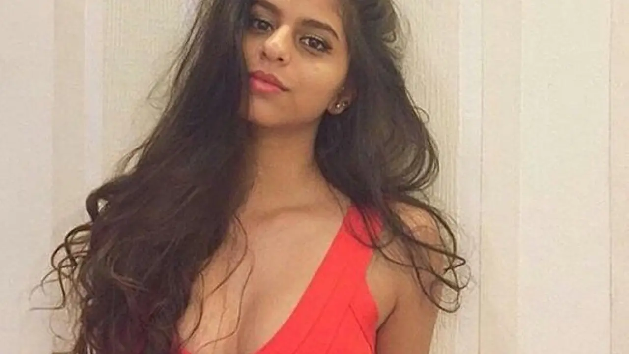 [Bintang] 5 Pose Seksi Anak Gadis Shahrukh Khan, Ada yang Pakai Bikini!