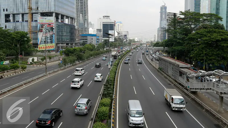 20151123-Arus-Lalim-Jalan-Gatot-Subroto-Jakarta-YR