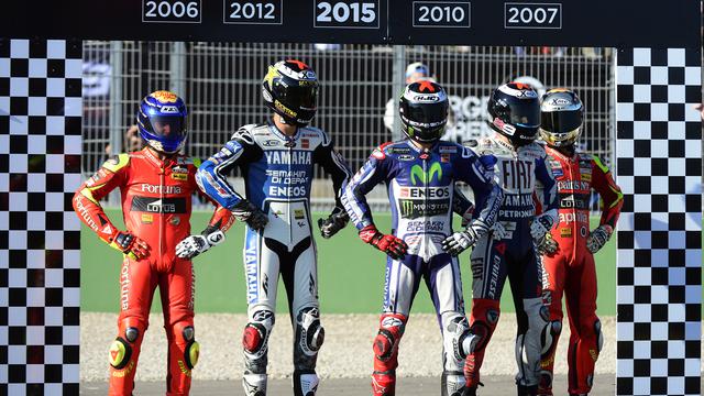 Juara Dunia 5 Kali Lorenzo Rayakan Kemenangan Dengan Kembarannya Motogp Bola Com