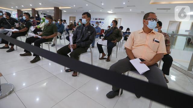 Realisasikan Target 1 Juta Vaksin, Ratusan Karyawan Ritel Ikuti Vaksinasi Covid-19