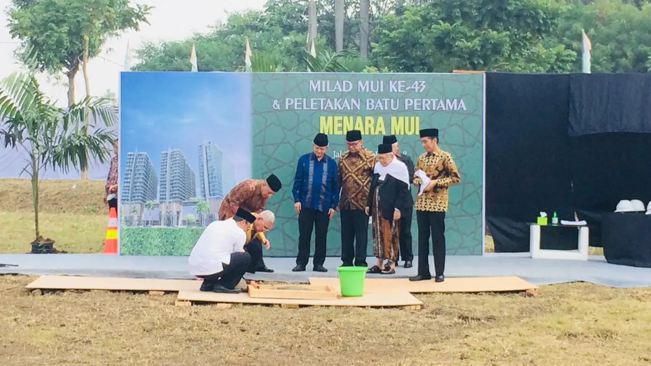Jokowi hadiri peletakan batu pertama Menara MUI (Merdeka.com/Titin Supriyatin)