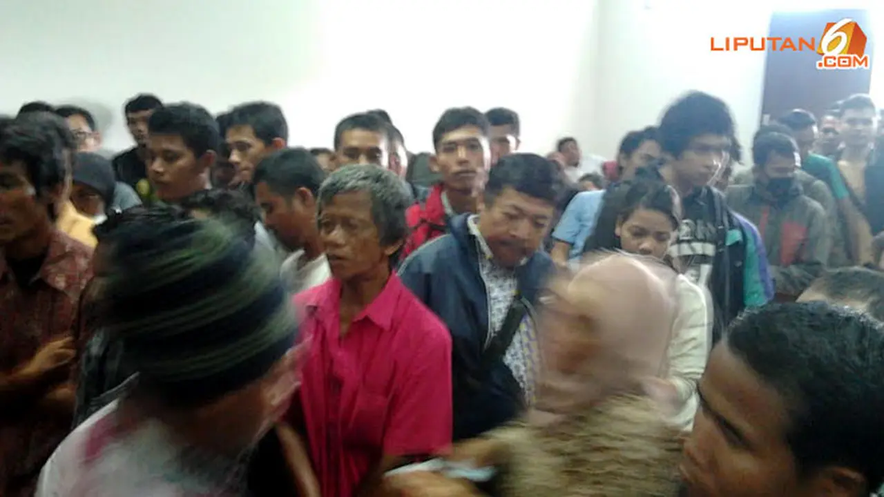 sidang-busway-ricuh-131129b.jpg