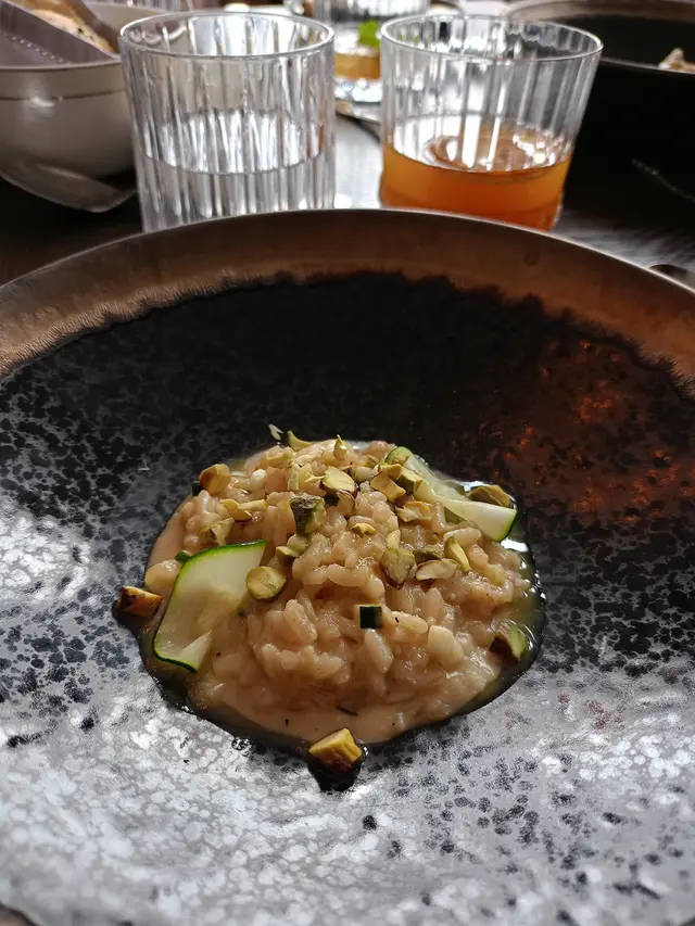 Pengalaman Makan Siang dan Makan Malam Unik Chef Michelin Star Tom Aikens dengan Konsep Gastronomi