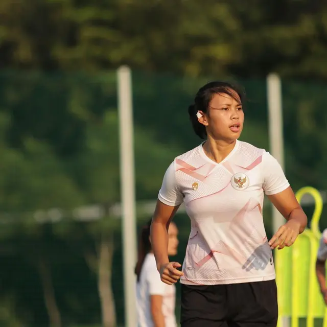 7 Potret Shalika Aurelia, Pesepak bola Wanita Indonesia Pertama yang Tembus Klub Eropa