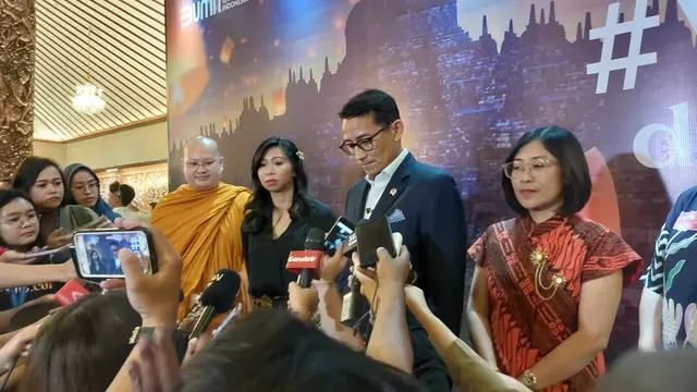 Penyambutan Bhikkhu Thudong menuju Candi Borobudur, di Taman Mini Indonesia Indah (TMII), Jakarta, Selasa (14/5/2024). (Foto: Liputan6.com/Arief RH)