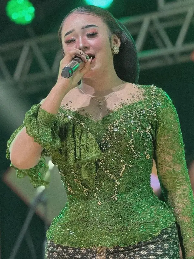 Niken Salindry Penyanyi Tembang Jawa. [@niken_salindry_reall]