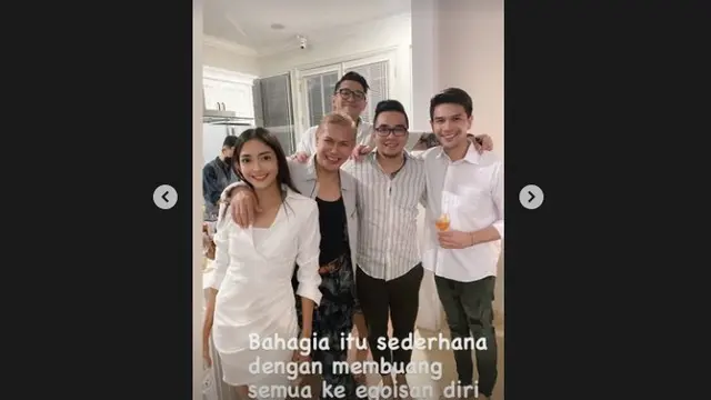 Bintang Takdir Cinta yang Kupilih dan Cinta Setelah Cinta nobar final Piala Dunia 2022 di rumah Jonathan Frizzy (Foto Instagram bennysimanjuntak_)
