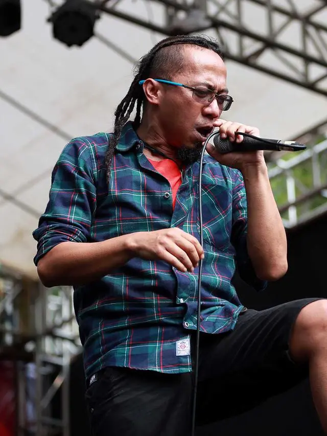 Seleb yang Pernah Alami Kecelakan Tol Cipularang (sumber: Liputan6.com)